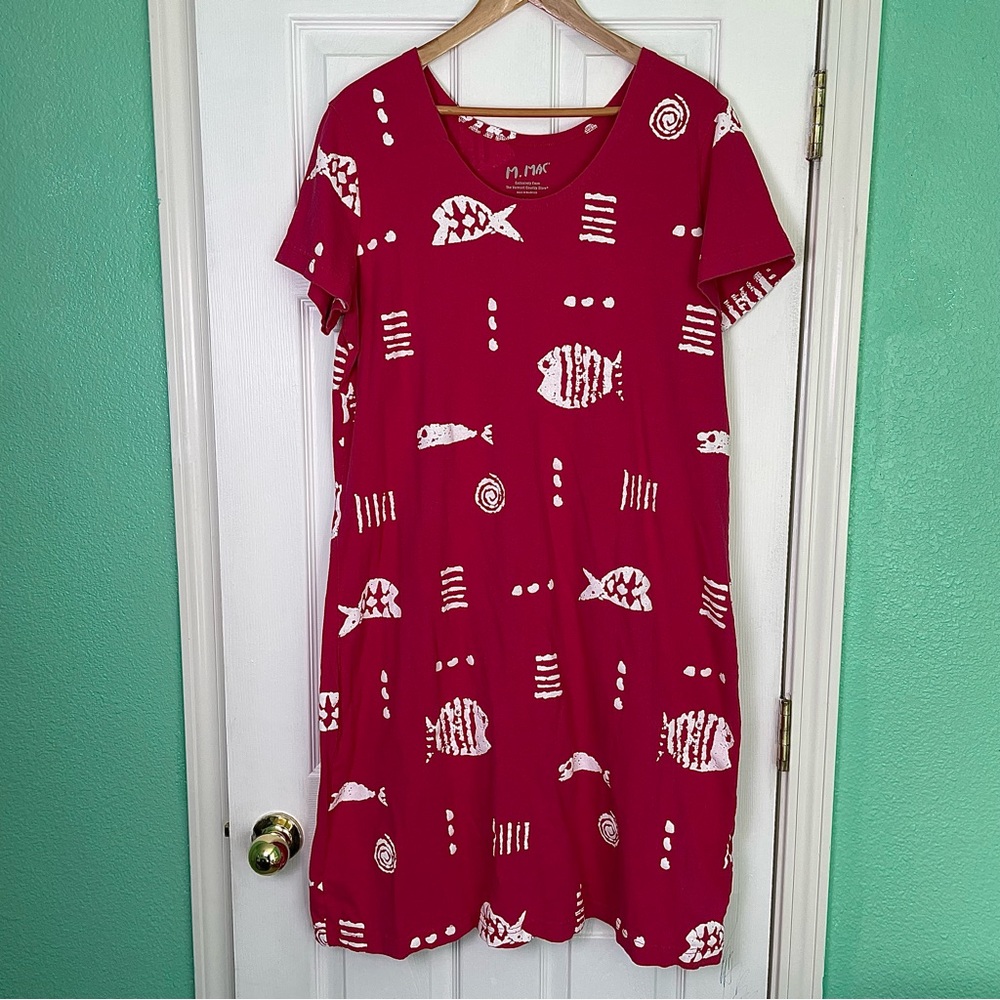 M. MAC Fuchsia Pink Midi Relaxed T-Shirt Dress with White “Rock Fish” Print
